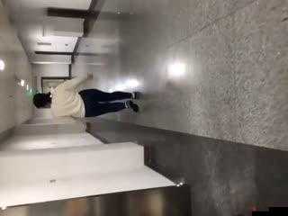厕拍久久久x99av带你探索厕所文化的另类魅力与幽默瞬间