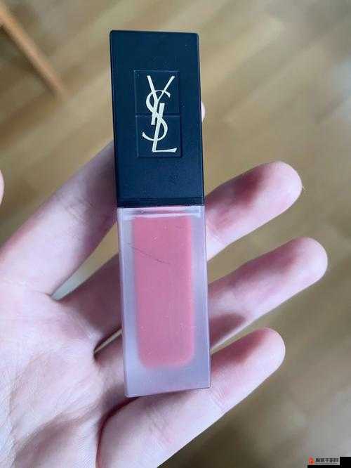 YSL 蜜桃色 WWW：时尚美妆新潮流