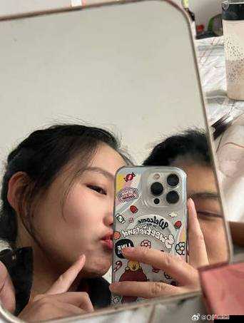 14 岁女孩一到晚上就心情烦躁：原因何在